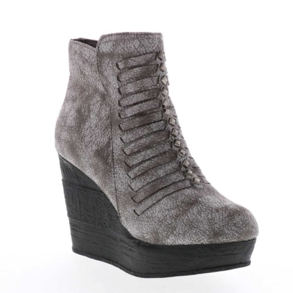 sbicca wedge booties